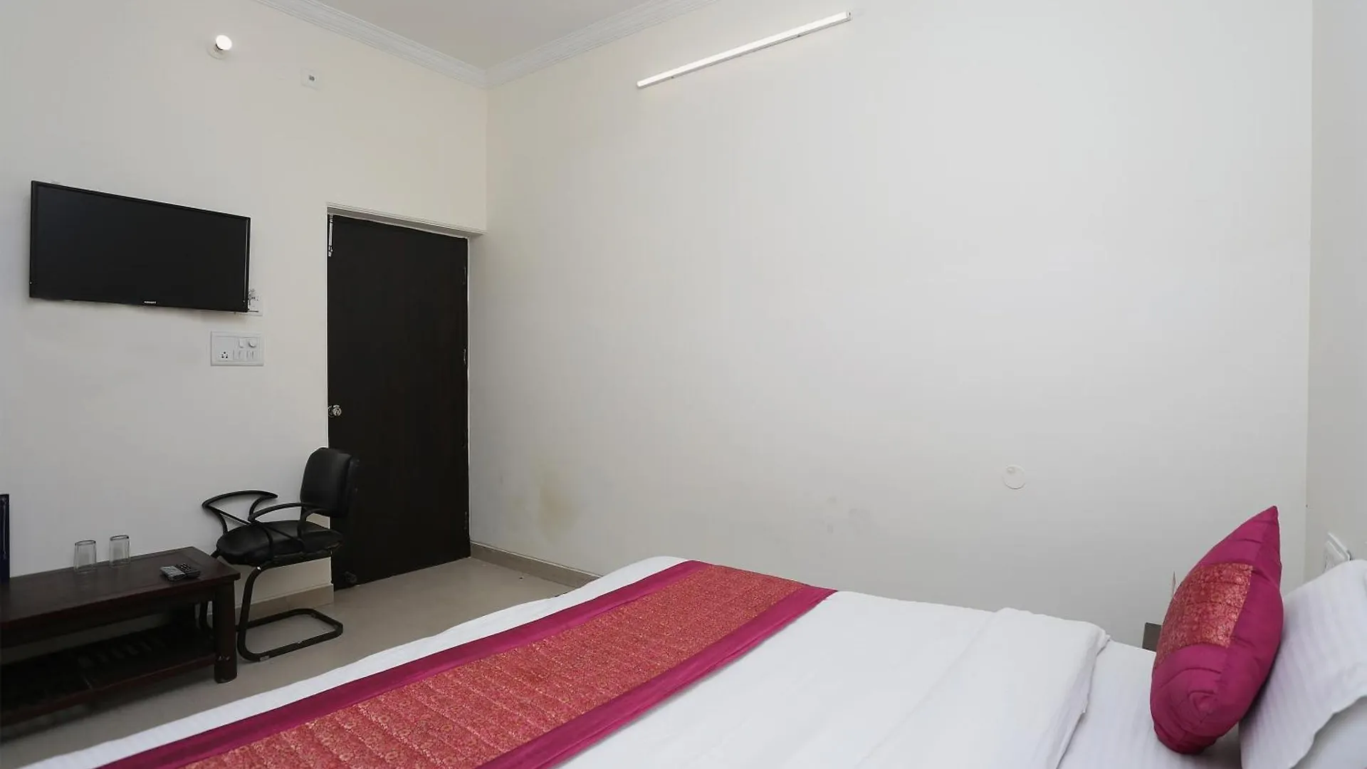 Hotel O City Lite Near Delhi Airport New Delhi